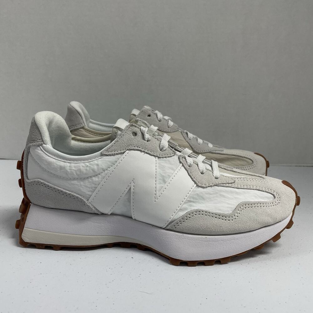 New Balance 327 White Gum WS327TD Size 8.5 Women Suede Runner Low Profile Shoe - Picture 6 of 6